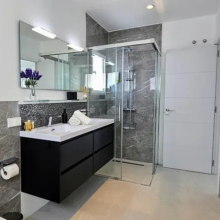 6 Bedrooms New Luxury Villa With Private Pool And Jacuzzi Marbella Exterior photo