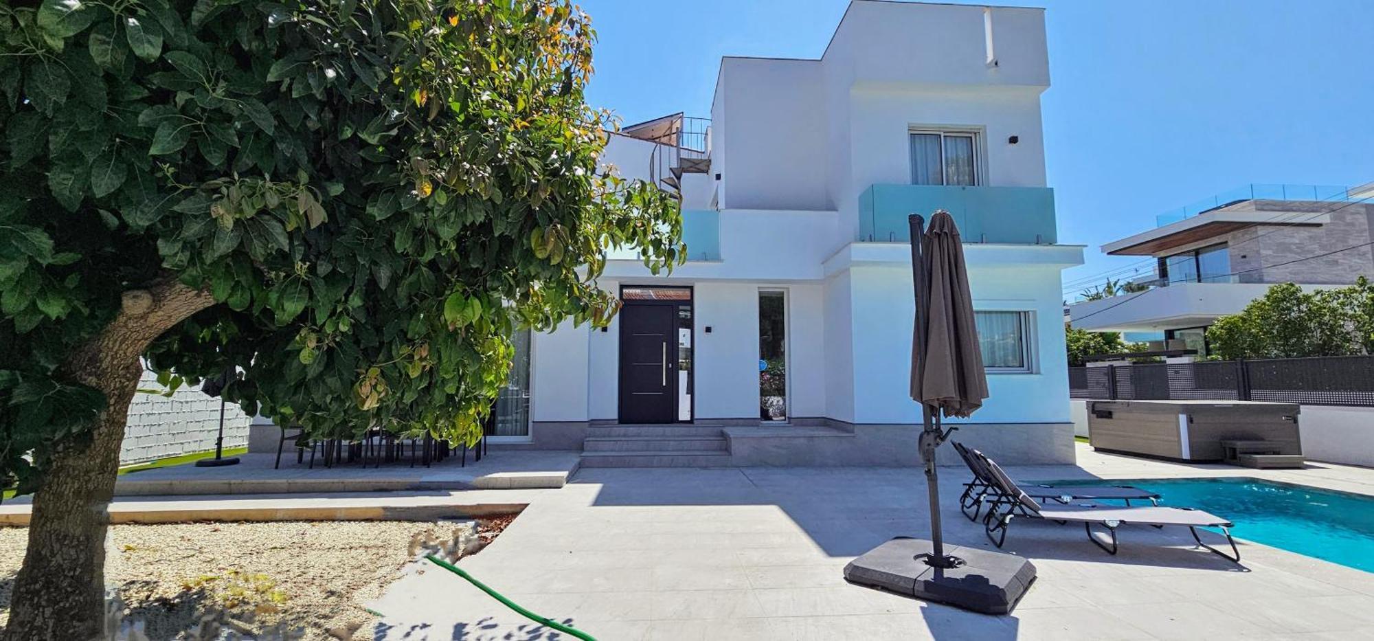 6 Bedrooms New Luxury With Private Pool And Jacuzzi Villa Marbella