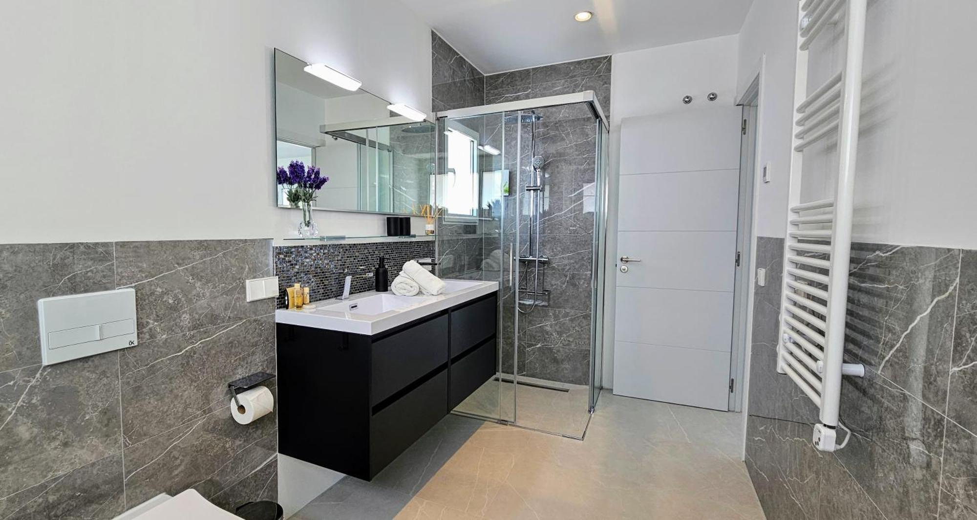 6 Bedrooms New Luxury With Private Pool And Jacuzzi Villa